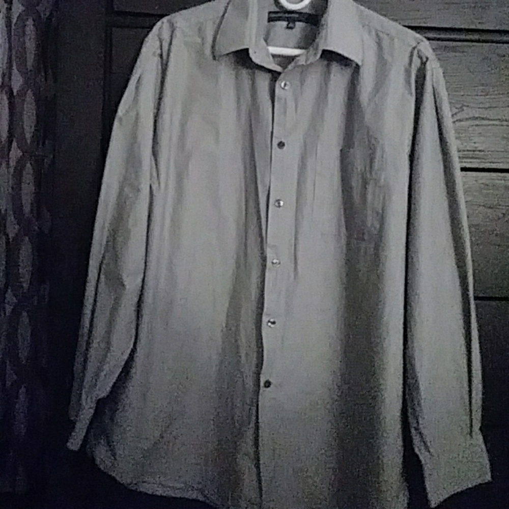 Perry Ellis long sleeve 👕